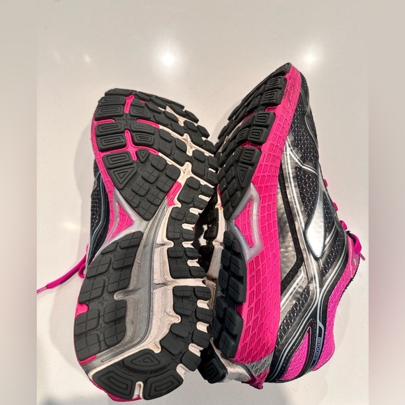 Brooks GTS 16 Edition Womens Gray Pink Athletic Running Sneaker - Picture 6 of 6